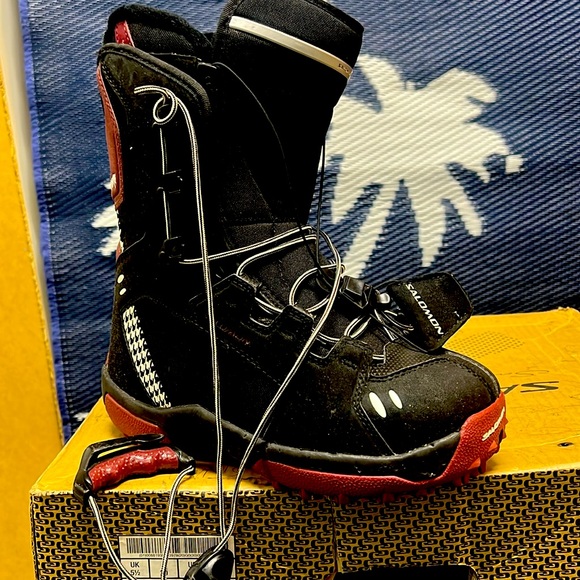 Salomon size7 women snowboard 🏂 boots - Picture 2 of 11